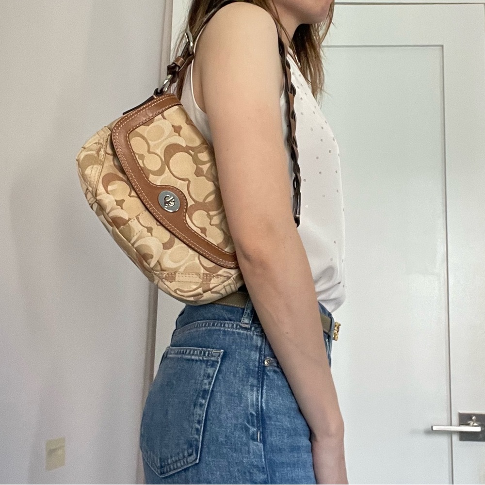 Coach Chelsea Signature Jacquard Leather purse shoulder bag - EUC